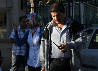 Hemşirenin çantasını çaldı