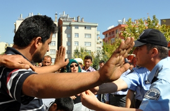 Zabıtayı yaralayan satıcı tutuklandı