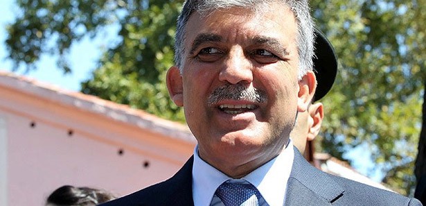 Nefretle kınıyor, tel'in ediyorum