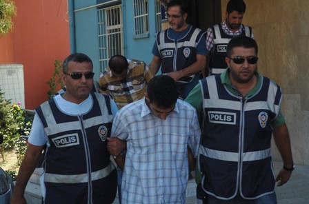 Evli çifti gasp edenler tutuklandı