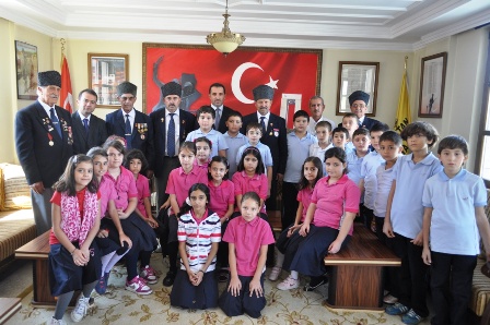 M. Aymazlı öğrenciler gazileri unutmadılar