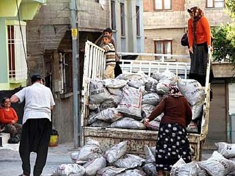 Derbent'te İhtiyaç Sahiplerine Kömür Yardımı