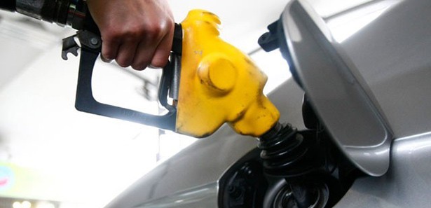 Benzine yine zam geldi