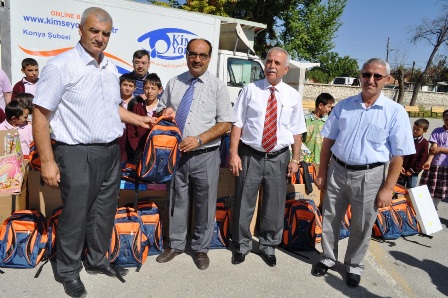 Kimse Yok Mu’dan kırtasiye yardımı