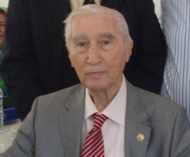 Özbek yaşama veda etti