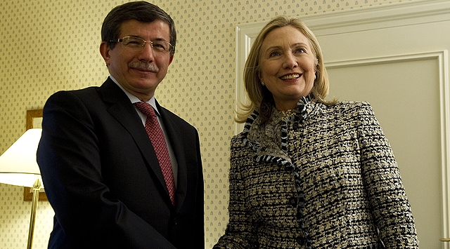 Davutoğlu, Clinton ile görüştü