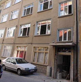Hayvan sevgisi mahalleliyi usandırdı