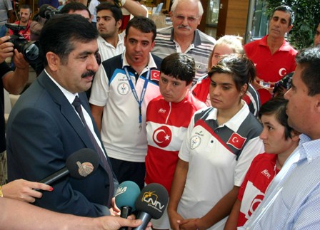 Vali Doğan'dan bisikletçilere ziyaret