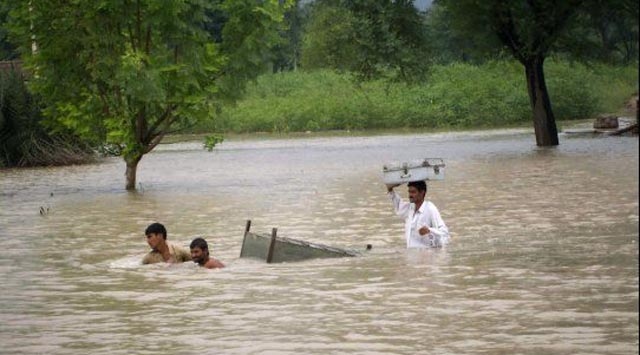 Pakistan'da SEL: 422 ölü