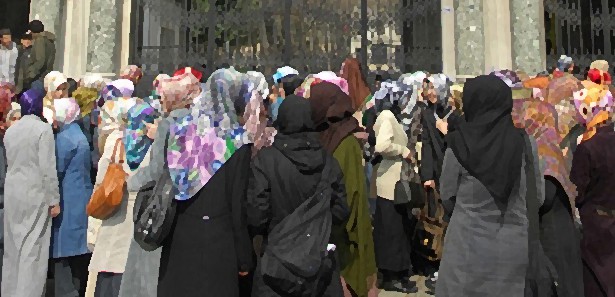 Başörtülü diye yapmadığını bırakmadı!