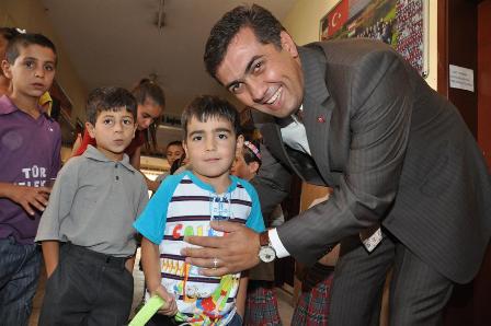 Bin 500 öğrenciye kırtasiye yardımı