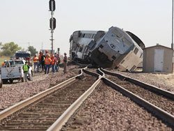 ABD'de tren tıra çarptı: 20 yaralı