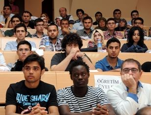 Selçuk Tıp'ta 140 öğrenci beyaz önlük giydi
