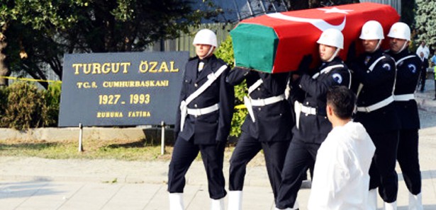Özal'ın naaşı ile ilgili bakandan şok açıklama
