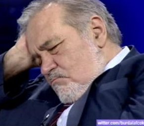 İlber Ortaylı canlı yaynda böyle uyudu