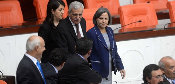 Türk ve Tuğluk'a dokunulmazlık şoku!