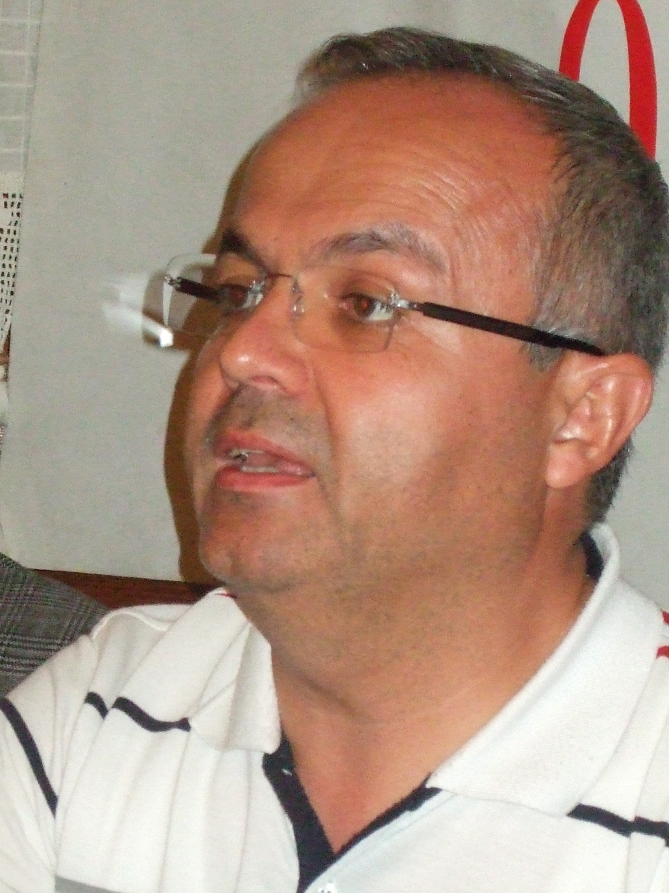 Münafıklara karşı silahlı mücadele etmek gerekiyor