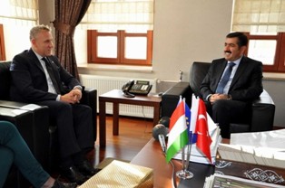 Macaristan Başkonsolosu'ndan Doğan'a ziyaret