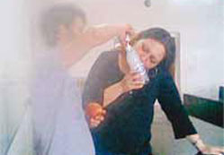 Üniversite amfisinde esrar partisi!