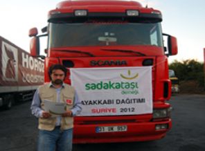 Kışlık ayakkabılar Suriye'ye yola çıktı