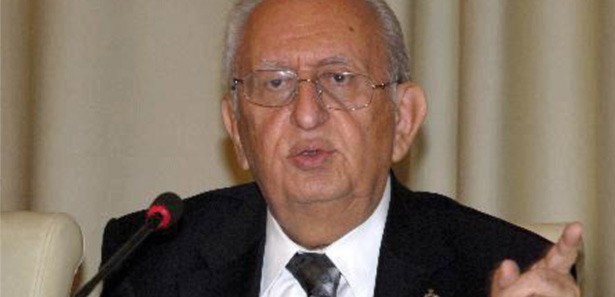 Hüsamettin Cindoruk bu sorulardan korkttu