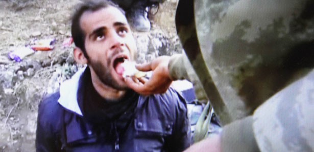 Mehmetçik teröriste insanlık dersi verdi