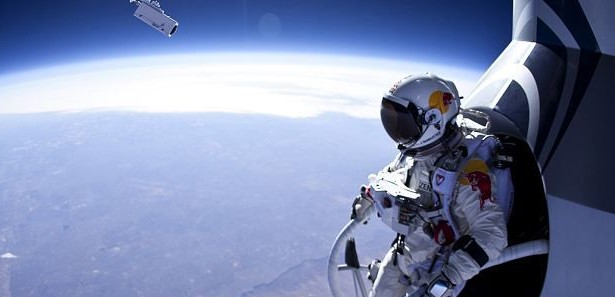 39 km yükseklikten atladı