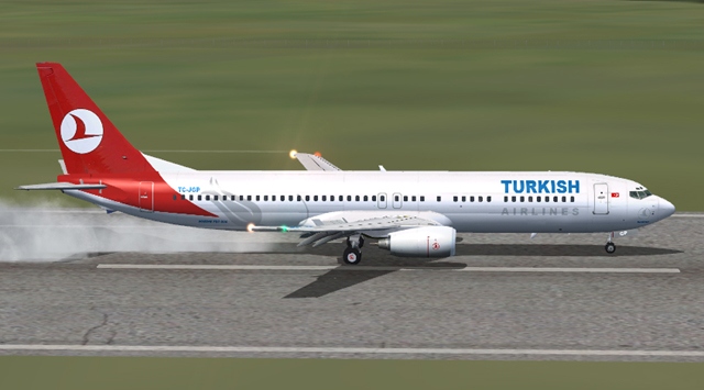 THY uçağının kuyruğu piste çarptı