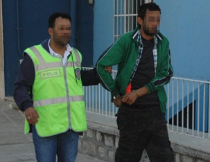 Kameraya poz verince yakalandı