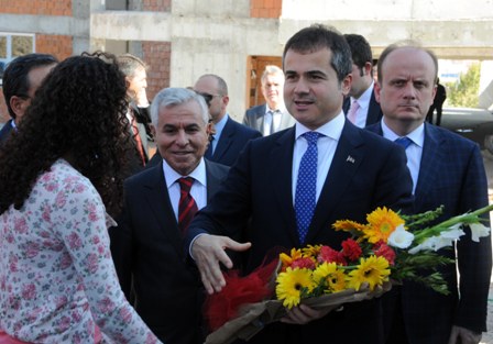 Bakanı duygulandıran o şarkı