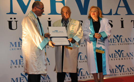 Çiçek'e Konya'dan doktora unvanı