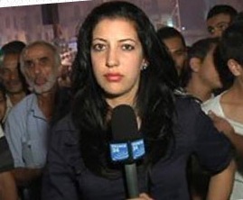 Canlı yayında ünlü muhabiri taciz ettiler