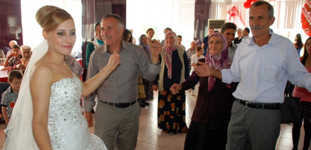 Damat düğününe yetişemeyince...