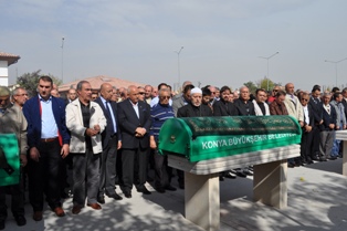 Cahit Uzman toprağa verildi