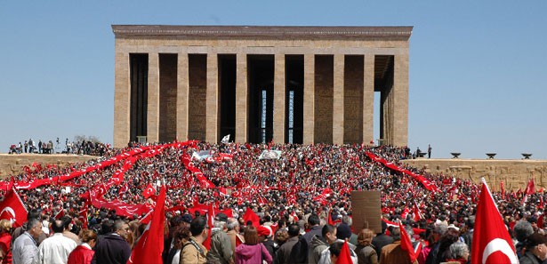 'Anıtkabir üzerine Kubbe koyacağız'