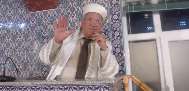 Müftüden cemaate vaazda 'türkü' sürprizi