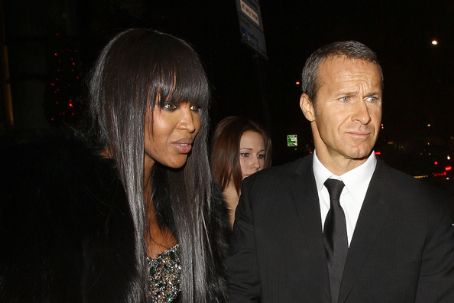 Naomi Campbell uçuşa geçecek!