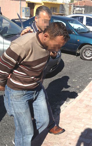 Bayram ziyareti için otomobil soydu