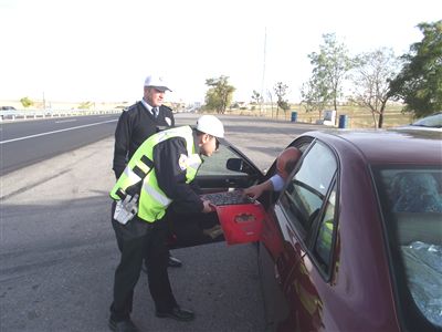Jandarmadan Sürücülere Çikolata İkramı