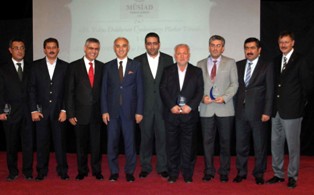 MÜSİAD'da ödül töreni yapıldı