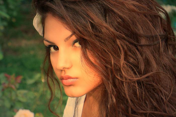 Manken Almeda: Namaza başladım