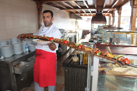 Beyşehir'de metrelik kebap dönemi