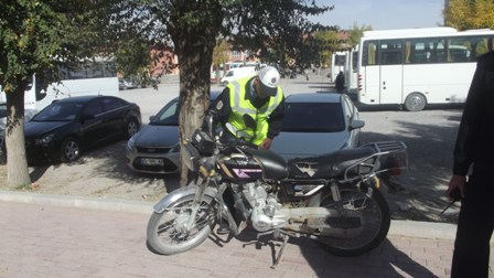 Motosiklet sürücülerine sıkı denetim
