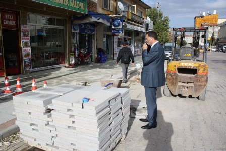 Beyşehir'de kaldırımlar yenileniyor