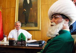 Nasreddin Hoca, gölete maya çalacak