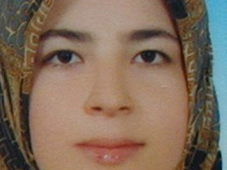 Genç kadın kendini astı