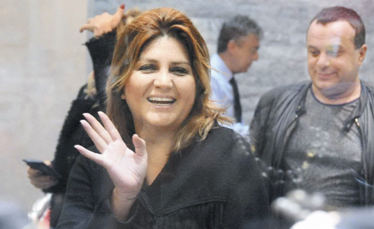 Sibel Can tövbe etti