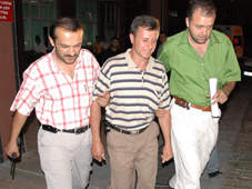 Evlenmek isteyen kardeşini yaraladı