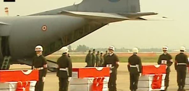 17 şehit asker için ilk tören D.Bakır'da yapıldı