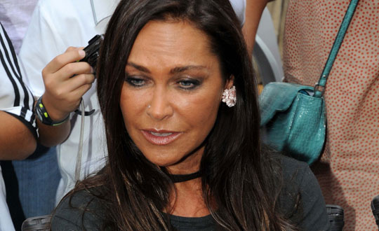 Hülya Avşar’dan 10 Kasım gafı